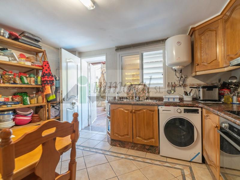 Foto d33cd6b9-9aea-485e-a83e-5d568a24f3a2. House with pool in Onda