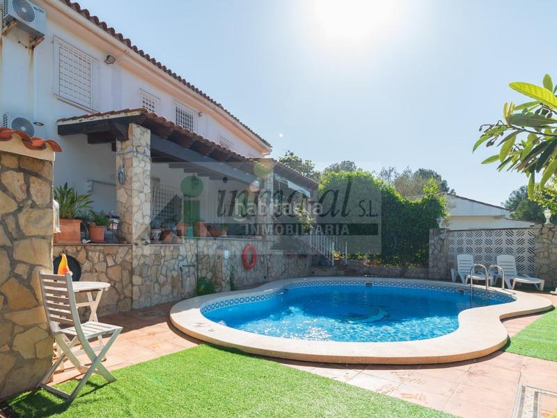 Foto dd95e27c-530e-4f7b-ba47-ce2a59d1a39e. House with pool in Onda