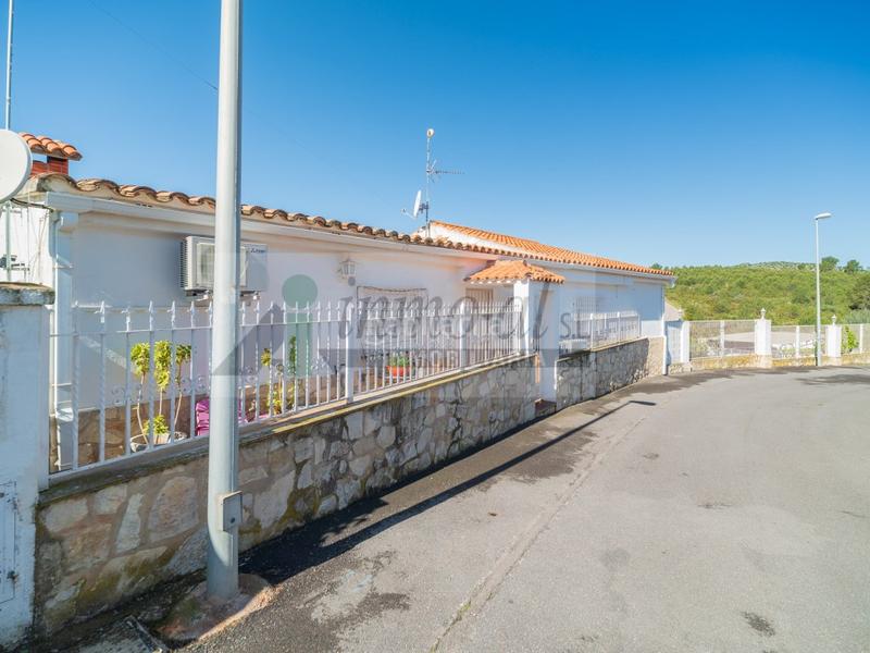 Foto fa5d5d36-62af-4a2c-b450-7f1c2db8da90. House with pool in Onda