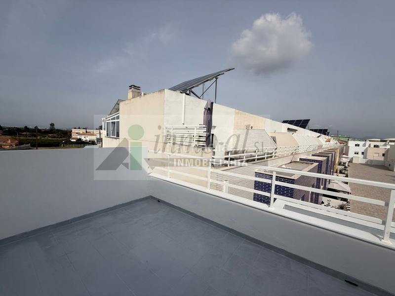 Foto 9bd6aa12-1fb3-4cf0-ad19-78d3584377bd. Maison jumelée avec parking dans Playa-Ben Afeli Almazora / Almassora