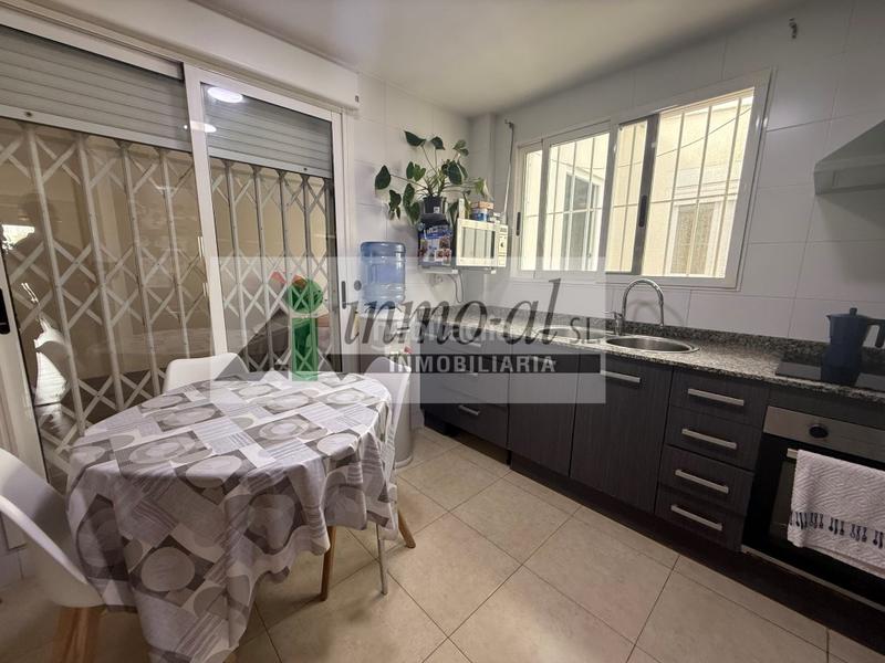 Foto f707bea0-9fbe-4e36-a0eb-f7fabab9d773. Maison jumelée avec parking dans Playa-Ben Afeli Almazora / Almassora