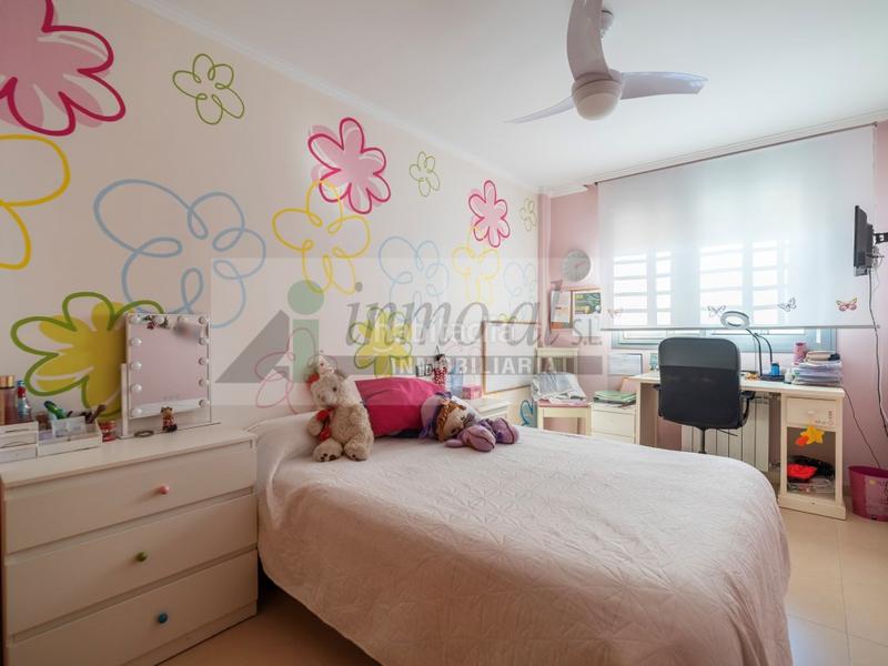 Foto f4191b27-5065-4699-93f0-0fb47a3d4b6f. Maison jumelée avec chauffage parking dans Centro Almazora / Almassora