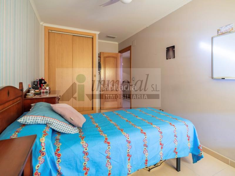 Foto fc40ace1-8a59-4fe0-b55f-6eab3ef8e6b4. Maison jumelée avec chauffage parking dans Centro Almazora / Almassora