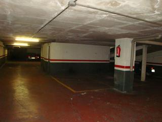 Car parking in Carrer de Muntaner 50