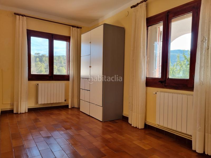 Foto 3088524f-8a14-4b00-a152-bd12f0367687. Casa a schiera con camino riscaldamento parcheggio in Torrelles de Foix