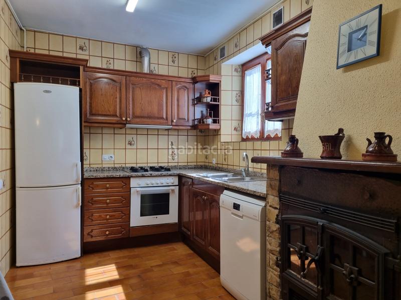 Foto e4153519-1db7-4d8c-9d9e-9af71226f528. Casa a schiera con camino riscaldamento parcheggio in Torrelles de Foix