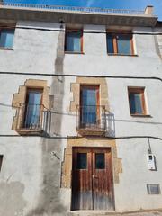 Casa adossada a Monistrol de Calders. Casa unifamiliar  centro de la población