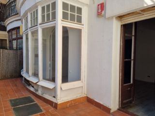 Pis  Carrer de bailèn. Amplio piso muy señorial a rehabilitar