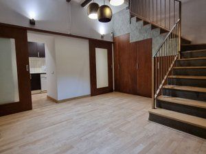 Duplex  Carrer de la victòria. Piso duplex en planta baja y entresuelo