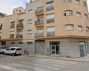 Aparcament cotxe  Calle tarragones. Plaza de parking amplia en el tancat  el vendrell  27m en edific