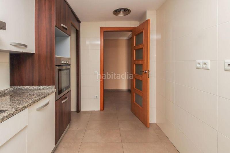 Foto 61f2a870-bb8b-4c74-9760-7d7cc129fdb6. Piso  amplio con piscina y garaje en edificio moderno centro tarragona en Calafell