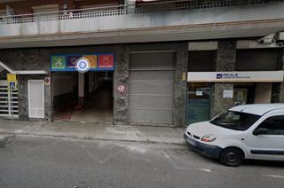 Aparcament cotxe  Avenida sant vicenç. Plaza de parking amplia en el tancat  el vendrell  27m en edific