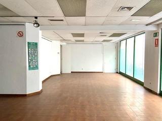 Lloguer Local Comercial  Carrer providencia. Local comercial en planta baja en alquiler  123m en zona céntric