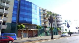 Edifici  Ronda de ibèrica. Edificio de oficinas en obra parada en vilanova i la geltrú rond