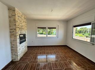 Chalet  Calle agricultura. Chalet aislado con jardn en zona tranquila de sant pere de ribe