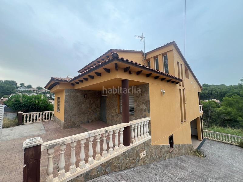 Foto 299c6588-6f38-461c-b4bb-bf18ccc4ce10. Chalet  independiente con amplio jardín en baronia de mar tranquilidad, espacio y excelente conexión en Calafell