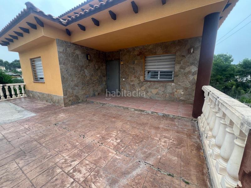 Foto 35eab43a-be36-40da-a50d-a0d5d9901a27. Chalet  independiente con amplio jardín en baronia de mar tranquilidad, espacio y excelente conexión en Calafell