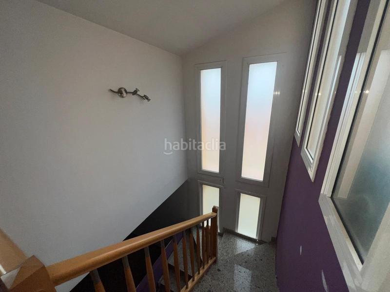 Foto 4a603ffe-b345-4771-b396-802fc52f598e. Chalet  independiente con amplio jardín en baronia de mar tranquilidad, espacio y excelente conexión en Calafell