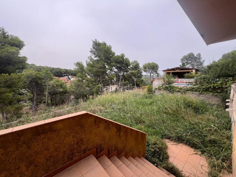 Foto 942e0b8b-75c6-42cd-b564-e69dd8eec61e. Chalet  independiente con amplio jardín en baronia de mar tranquilidad, espacio y excelente conexión en Calafell