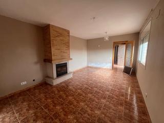 Chalet à Pobla de Montornès (La). Chalet adosado de 3 plantas con jardín y garaje en la pobla de m