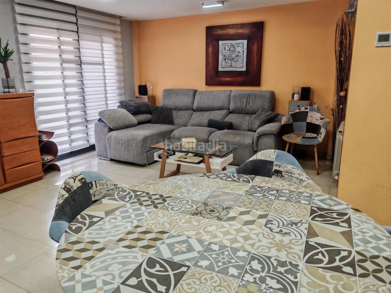 Foto 3db50e37-b270-4426-aa59-fd13c5645e9b. Casa adosada en venta casa con jardín, garaje y terrazas en el vendrell zona el puig en Vendrell (El)
