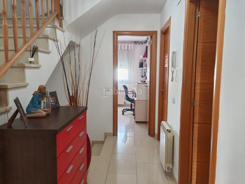 Foto 821bb8b2-c129-40fb-a167-2b3db7ce5a9e. Casa adosada en venta casa con jardín, garaje y terrazas en el vendrell zona el puig en Vendrell (El)