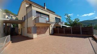 Chalet  Calle ebre de l' (m. mestre). Chalet unifamiliar en buen estado en olivella barcelona, con 244