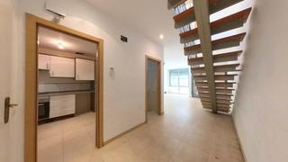 Casa adossada  Lola anglada. Casa adosada con jardín y piscina en el francaset  roda de barà,