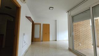 Pis a L´Estany. Piso en venta de 3 habitaciones en calfell playa