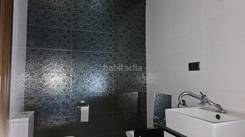 Foto 49ee7bc0-7de9-4552-883d-5954a32849f8. Casa amb aparcament piscina a Bisbal del Penedès (La)