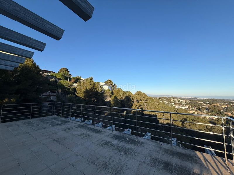 Foto 078389b7-7fdb-41e6-b843-792b05524640. Xalet amb calefacció aparcament a costa Cunit - els jardins - els rosers Cunit