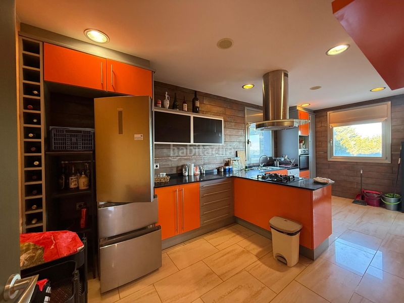 Foto 2275a395-7b67-4af9-822c-e971b4b8fc87. Xalet amb calefacció aparcament a costa Cunit - els jardins - els rosers Cunit