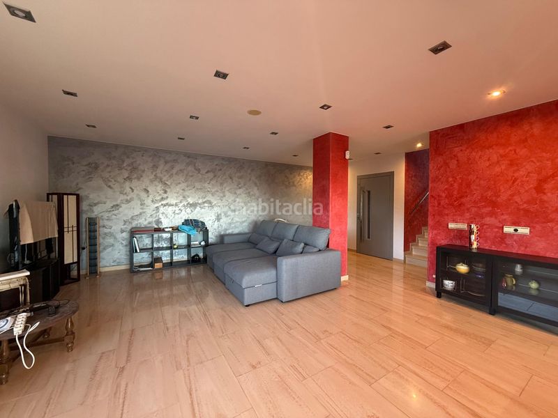 Foto 4133aad1-2523-4691-bbe8-cc9c7b5bfb73. Xalet amb calefacció aparcament a costa Cunit - els jardins - els rosers Cunit