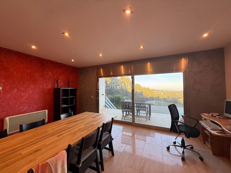 Foto 8d9a06e3-af81-43b8-895b-ff5c8f32927e. Xalet amb calefacció aparcament a costa Cunit - els jardins - els rosers Cunit