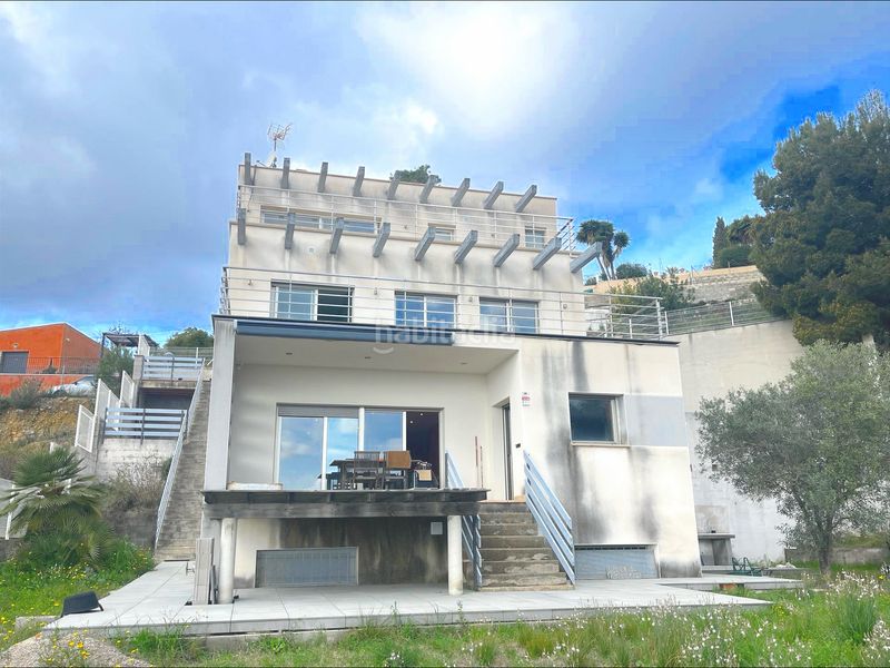 Foto 9bac1d8b-e832-4255-ac5c-0e4ed6eb51e2. Xalet amb calefacció aparcament a costa Cunit - els jardins - els rosers Cunit