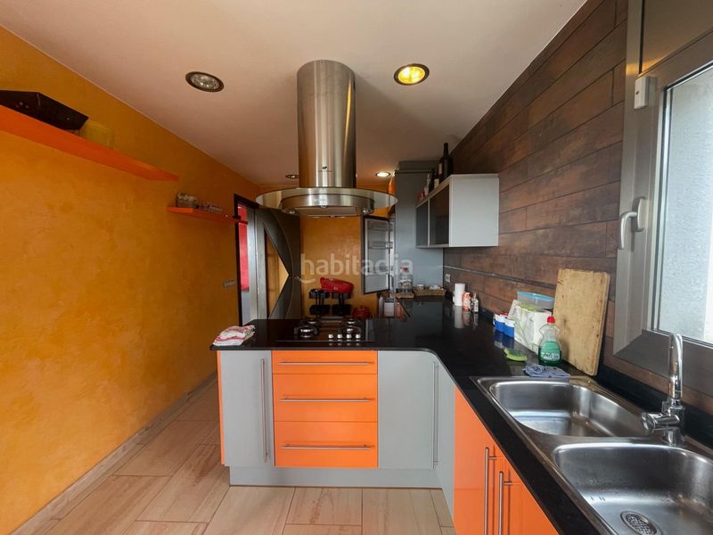 Foto aa217d0a-9770-41a4-9d1d-420321090172. Xalet amb calefacció aparcament a costa Cunit - els jardins - els rosers Cunit