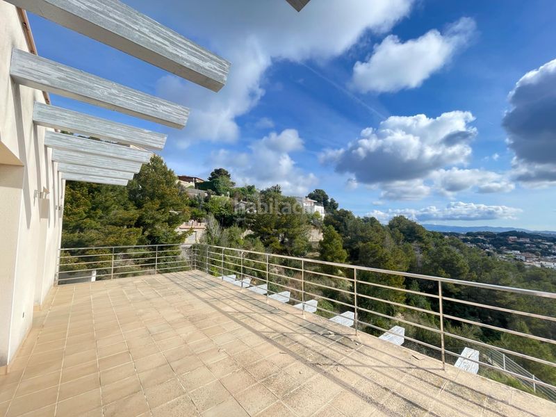 Foto e19f2c78-00bb-4cf0-bb91-ae16f3dbc884. Xalet amb calefacció aparcament a costa Cunit - els jardins - els rosers Cunit