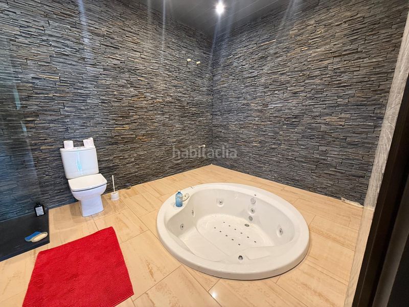 Foto e221a470-9211-420d-8380-76326facb252. Xalet amb calefacció aparcament a costa Cunit - els jardins - els rosers Cunit