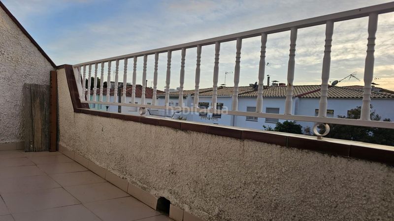 Foto 400089dd-e91a-4a7d-b6ed-578ecd2c482e. Casa adosada adosada con jardín y piscina a 500m del mar en el vendrell, zona san salvador en Coma-ruga