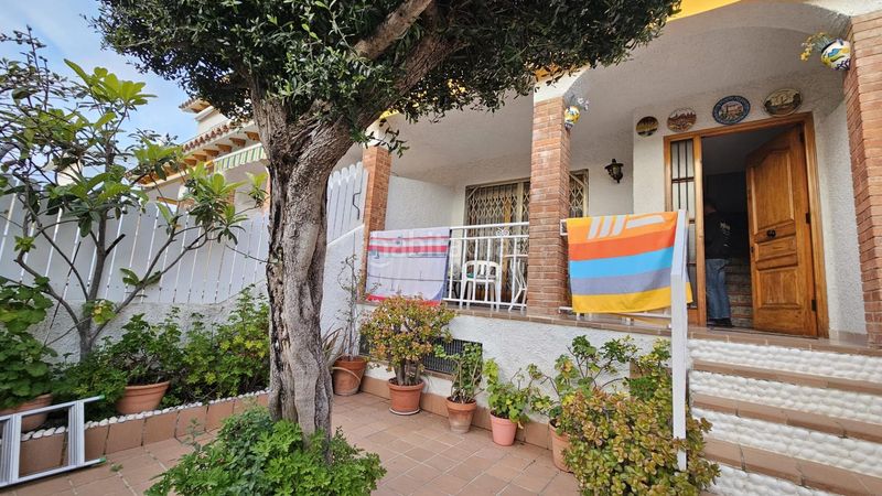 Foto 4c7ef558-b42d-468f-b91e-faa5f90553bf. Casa adosada adosada con jardín y piscina a 500m del mar en el vendrell, zona san salvador en Coma-ruga