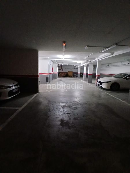 Foto 2b2cb226-fa46-416b-a945-b0ce4bec7dc3. Aparcament cotxe a Calafell poble Calafell