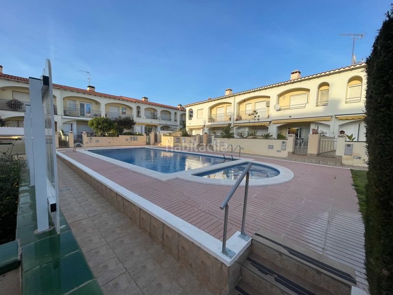 Foto fc2d466e-d69e-4ea4-90f2-bb892e0c485a. Casa adossada amb calefacció piscina a Sant Salvador Coma-ruga