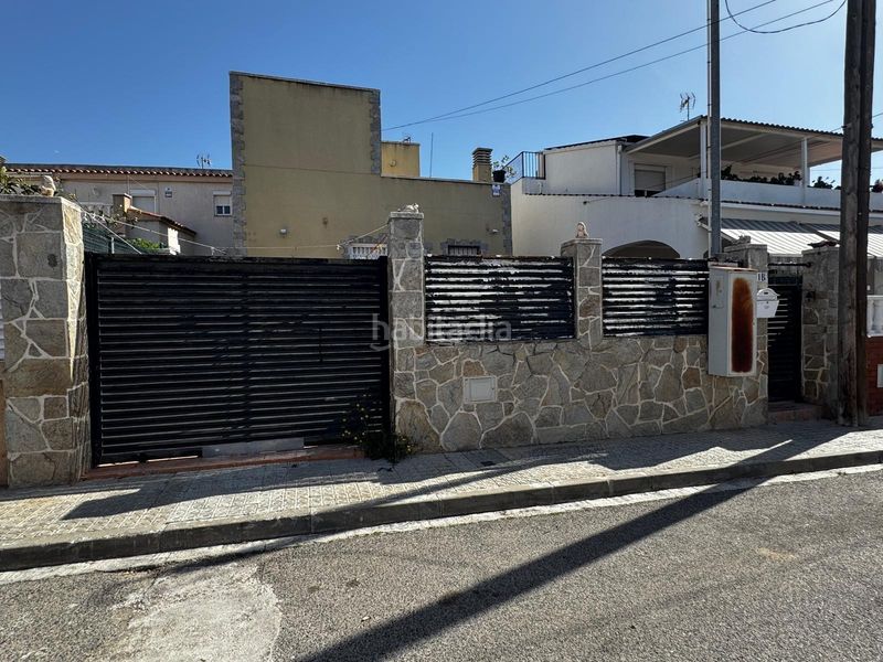 Foto c26385bc-c740-4394-a560-959bca28e2ce. Casa amb aparcament a Canyelles