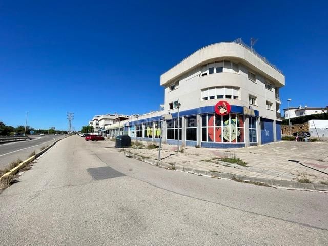 Foto efb8cc8a-a80c-4ef3-b6c9-76f9e02cbdb0. Local comercial a Els Masos - Els Garrofers Coma-ruga