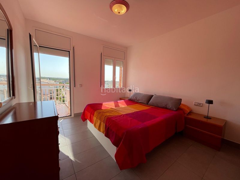 Foto 2ce688e8-e6c1-4634-a22d-a92339bbba48. Àtic amb aparcament a Roda de Barà