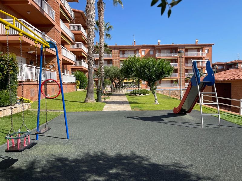 Foto 461355e5-befe-435d-853f-47897a6ffb56. Àtic amb aparcament a Roda de Barà