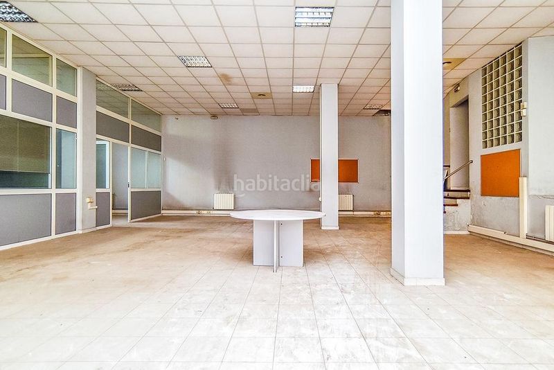 Foto 32f5c609-ca12-400d-b98b-da22cfe2f93e. Local comercial a Centre Torredembarra