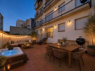 Planta baixa  Avenida sant vicenç. Planta baja con gran terraza, parking y ascensor en la zona pone
