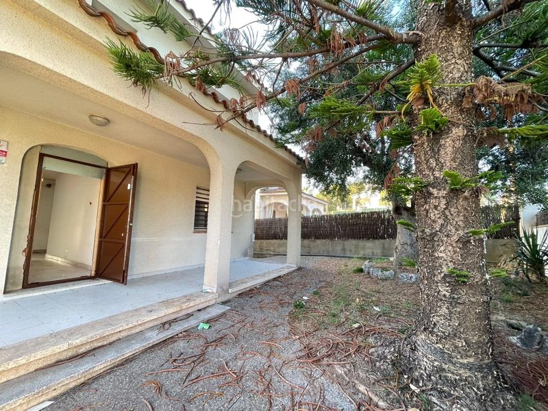 Foto ca5d0240-66d8-41b1-9da4-f65040d7a26e. Chalet con parcheggio in Mas Mel Calafell