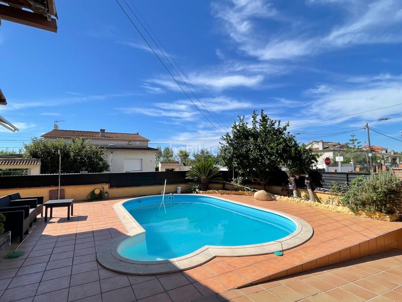 Foto 5817b005-1e59-4255-a360-f3aae399541a. Xalet amb aparcament piscina a La Franquesa-Oasis Park Vendrell (El)